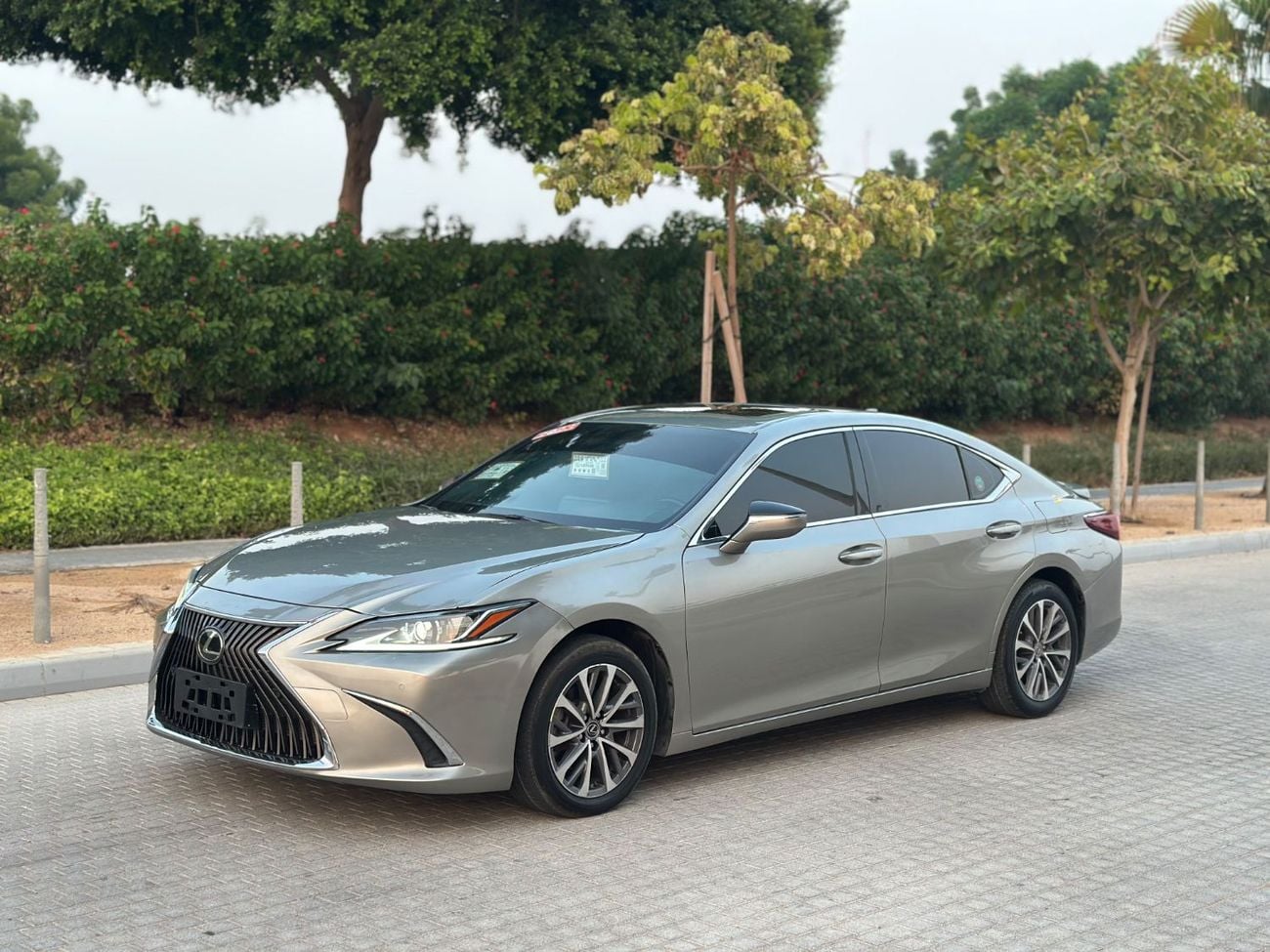 لكزس ES300h PREMIER