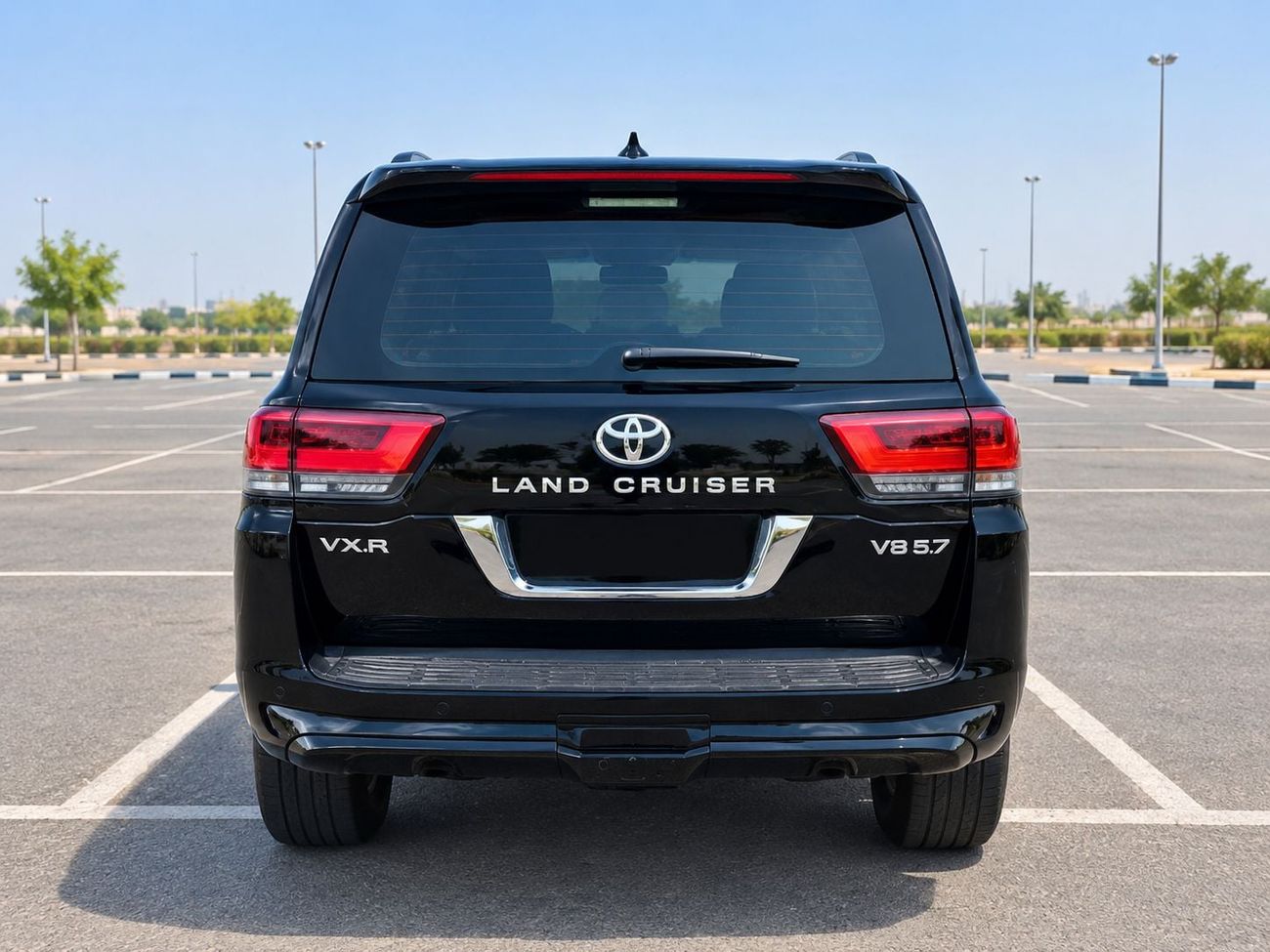 Toyota Land Cruiser VXR Modified to 2024 5.7L V8 Petrol Engine Automatic Gear 4WD 7 Seats 5 Doors