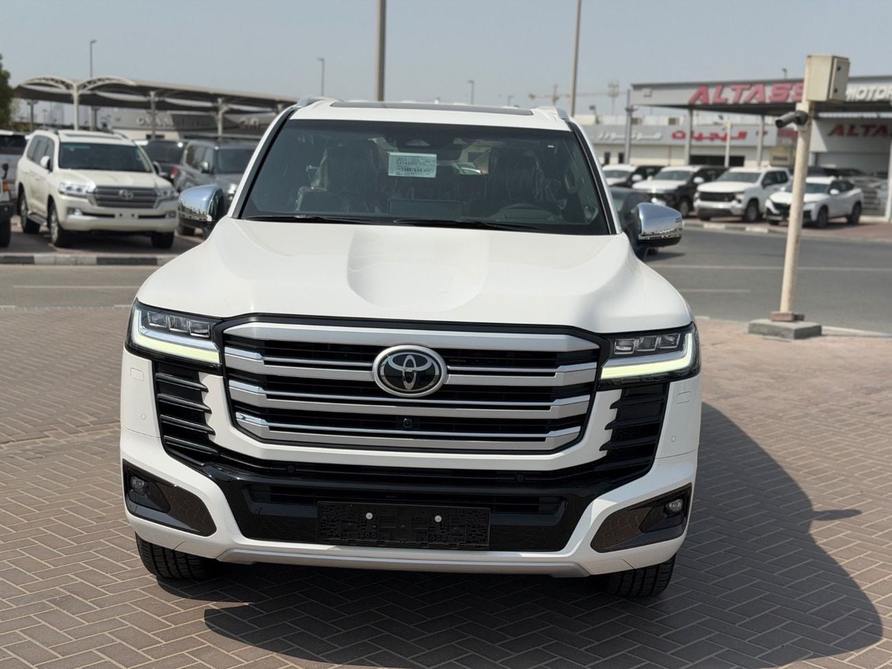 Toyota Land Cruiser VXR Toyota LC300 VXR 3.5 hybrid 2026 full option GCC