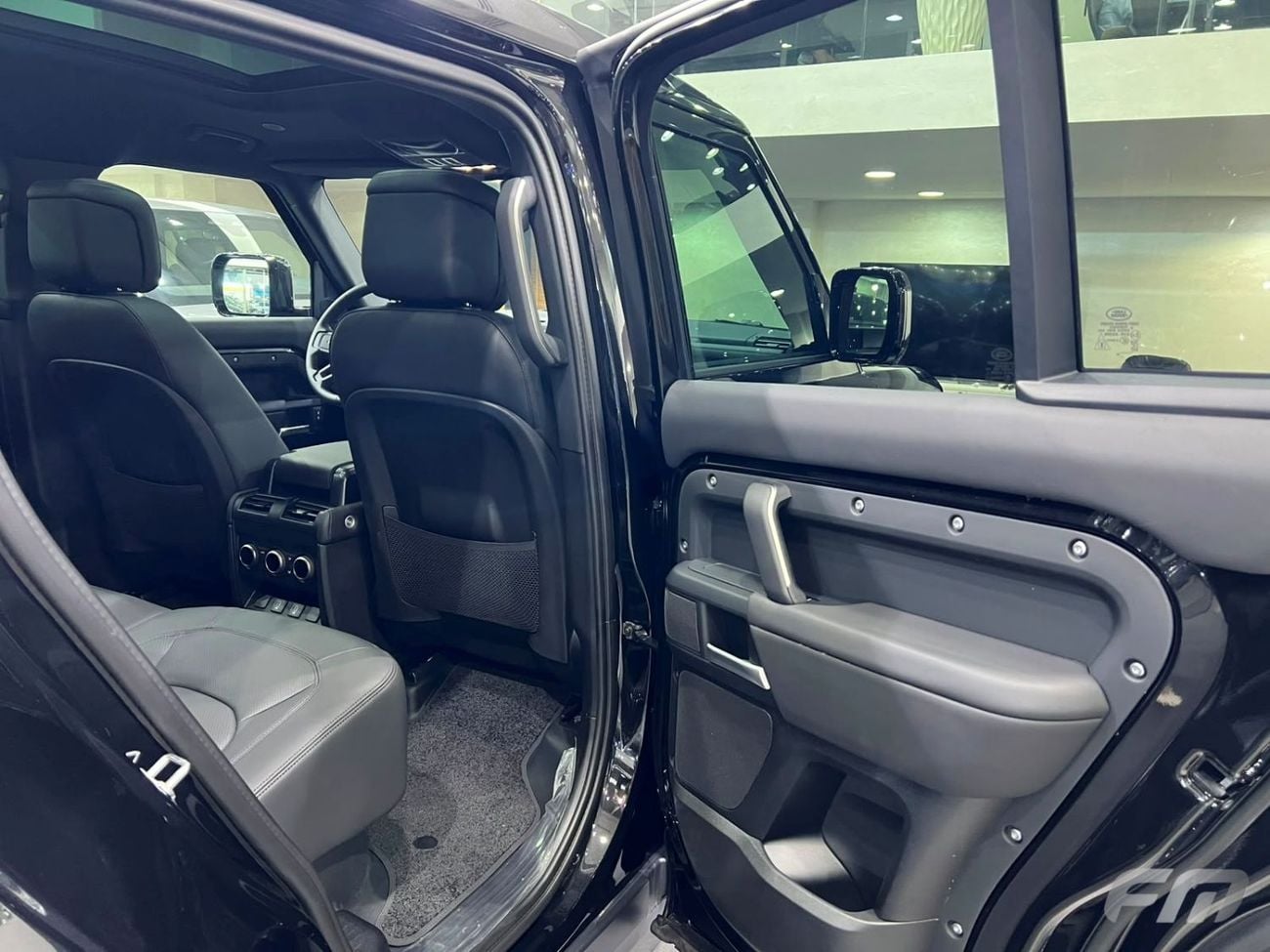 Land Rover Defender 110 X-DYNAMIC HSE P400