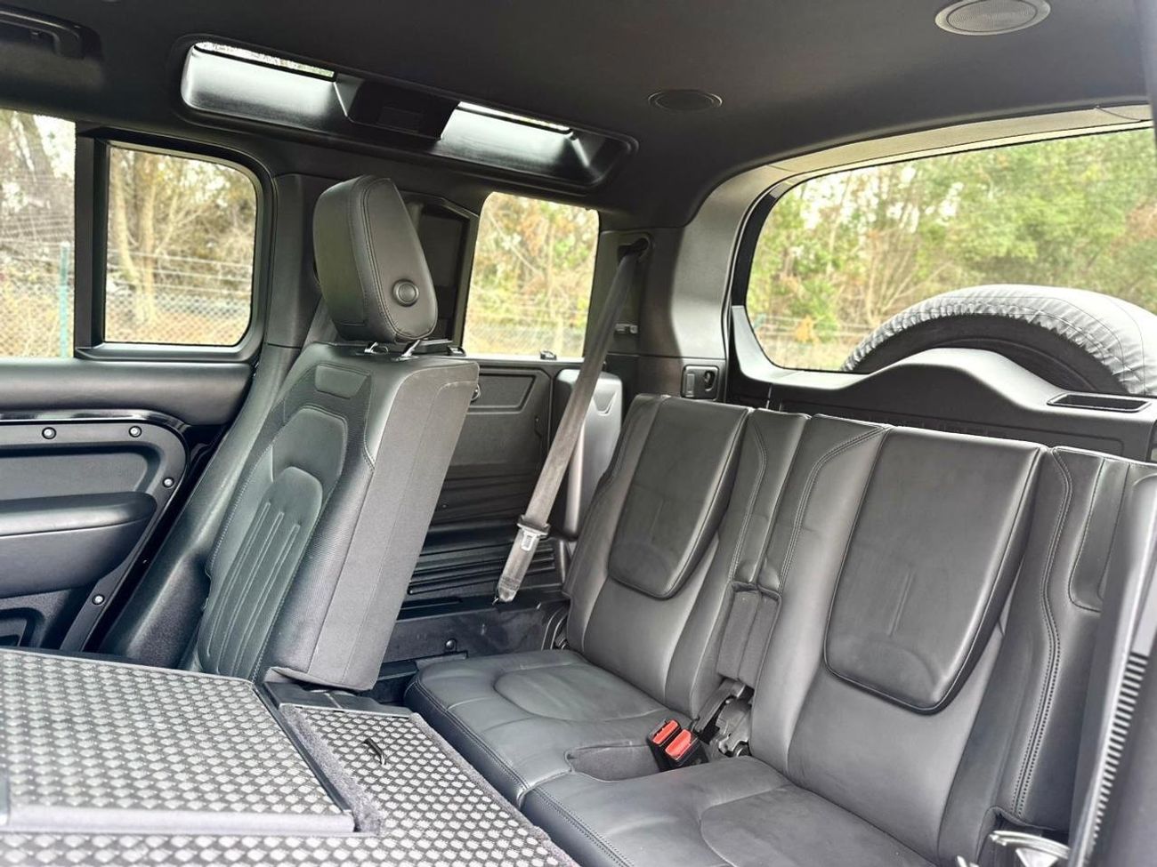 Land Rover Defender 2022