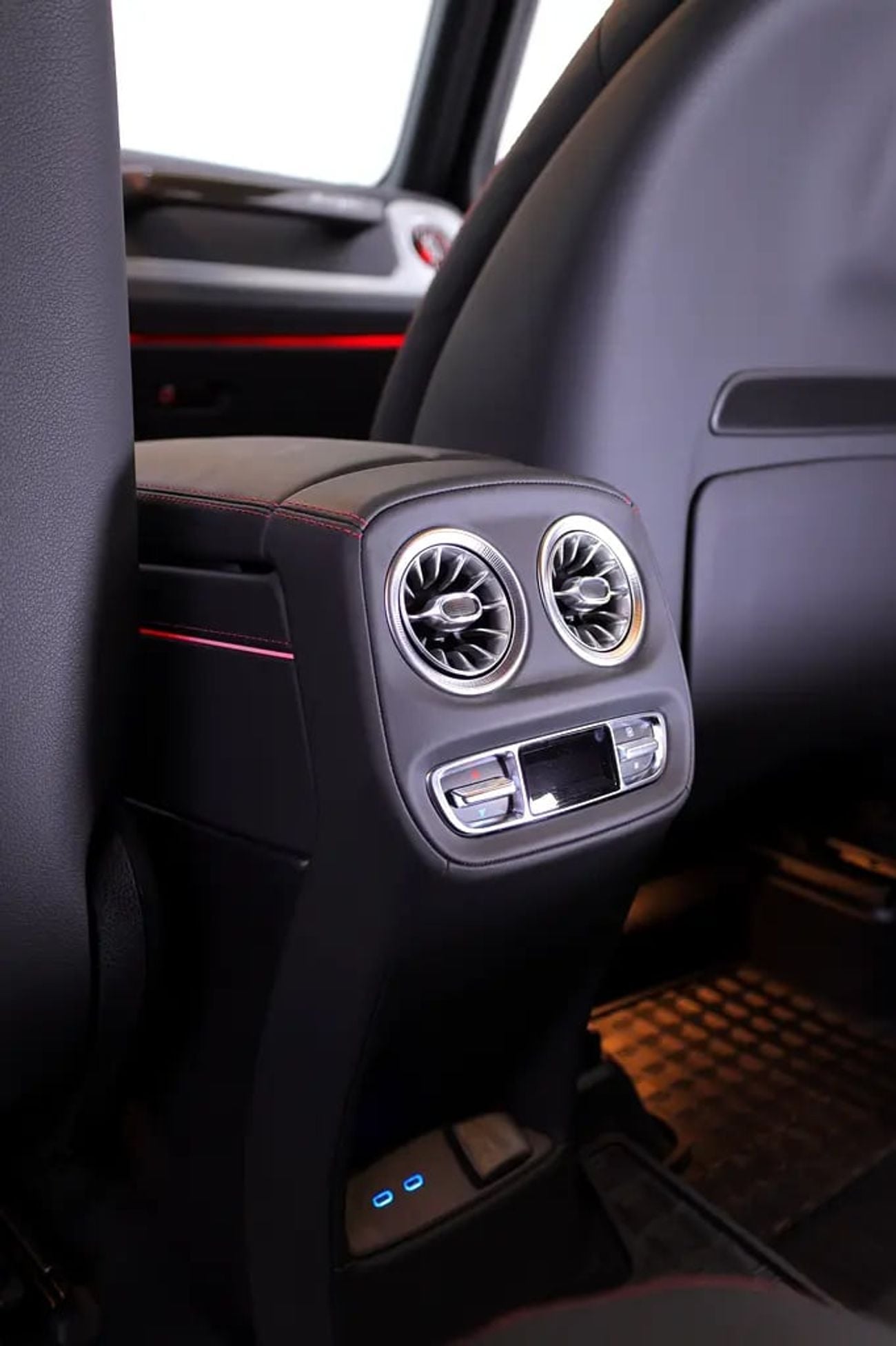 Mercedes Benz G63 AMG G63 MANUFAKTUR EDITION + CARBON INTERIOR + 5 YEARS DEALER WARRANTY + SERVICE CONTRACT