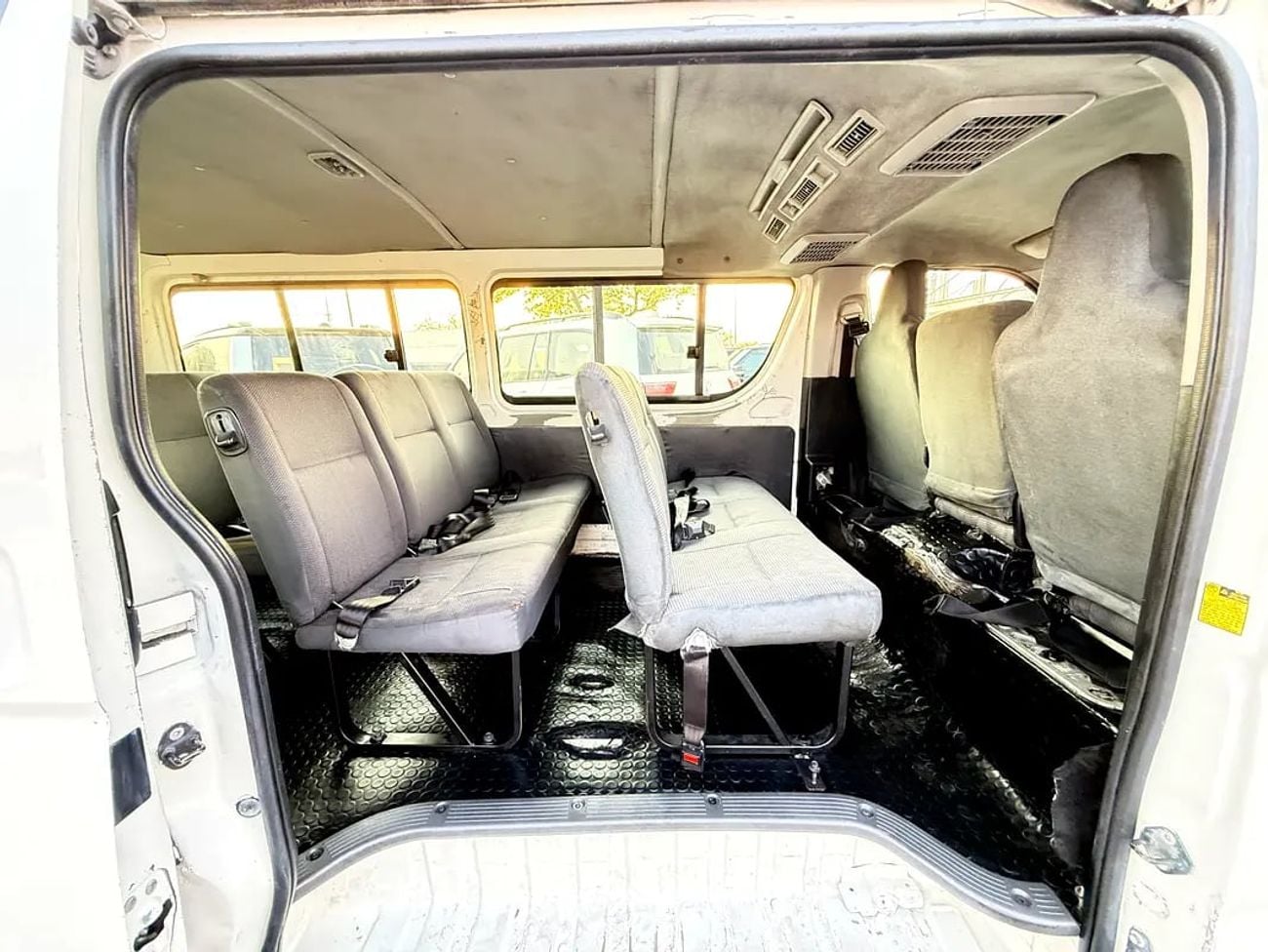 Toyota Hiace GL GCC Specs-passenger Van - excellent condition
