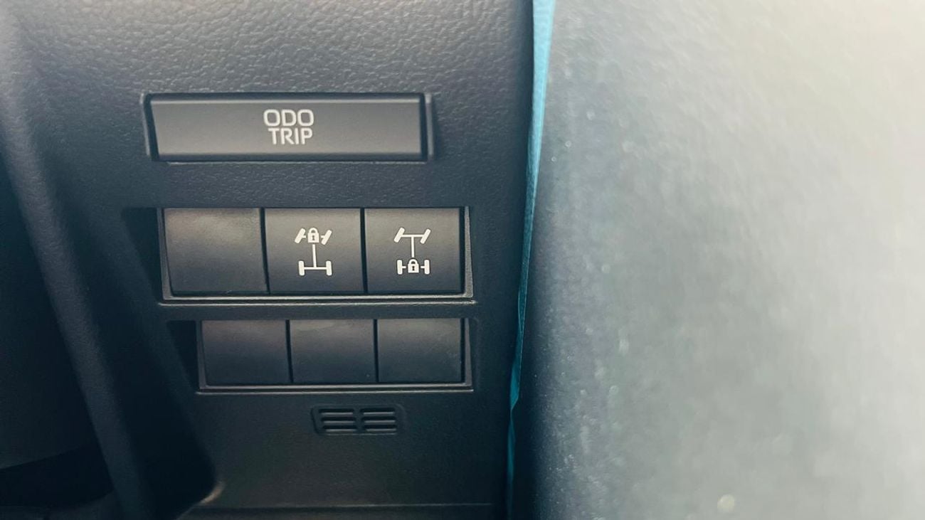 Toyota Land Cruiser GXR