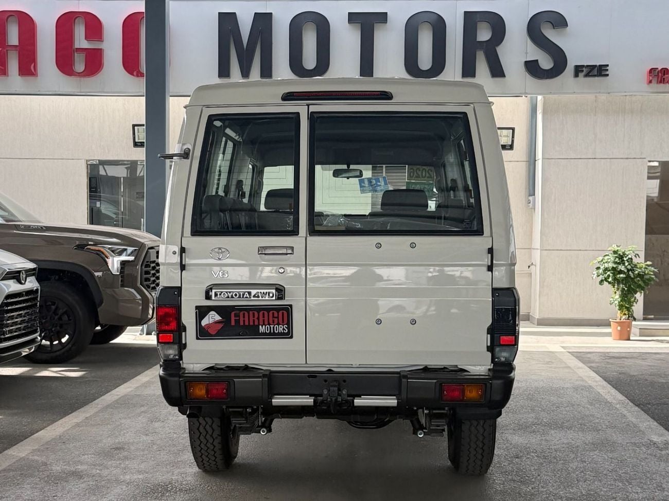 تويوتا لاند كروزر 70 LAND CRUISER GRJ 78 4.0 V6 AUTOMATIC 2026 TOYOTA LAND CRUISER GRJ 78 4.0 V6 AUTOMATIC **التصدير فقط خارج الخليج****EXPORT ONLY**