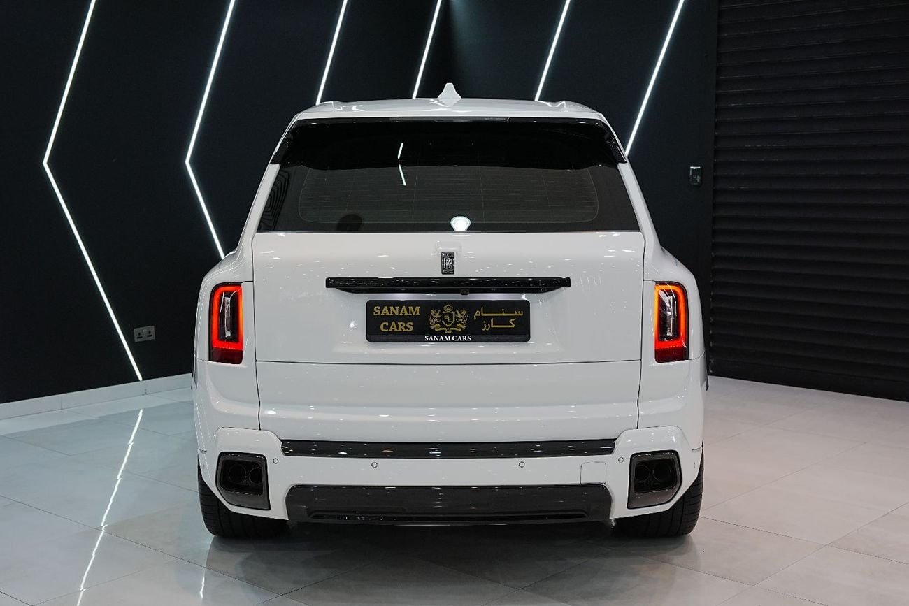 Rolls Royce Cullinan BLACK BADGE Executive Rear Seats, Rear Screens, Bespoke Audio, Dealer Warr + Serv!!