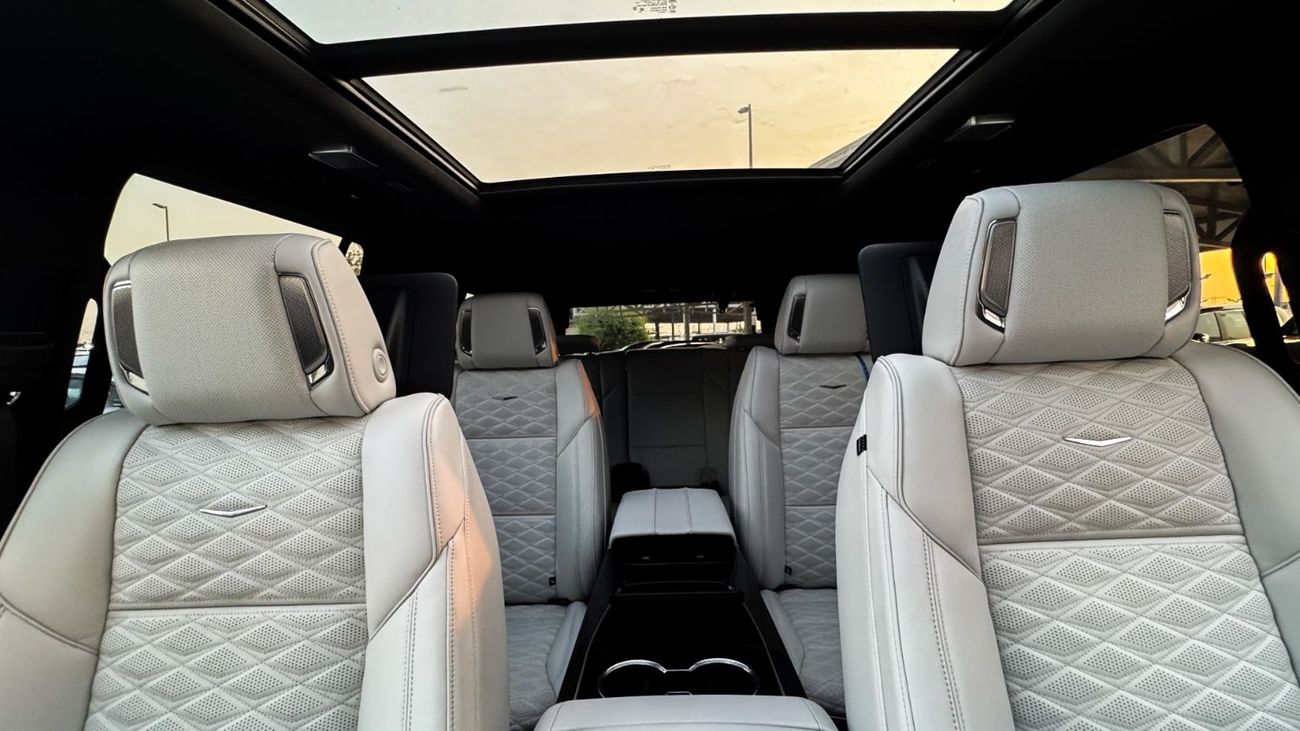 كاديلاك إسكالاد V SERIES Executive American Specs 2026 Brand New 6.2L V8 Supercharged
