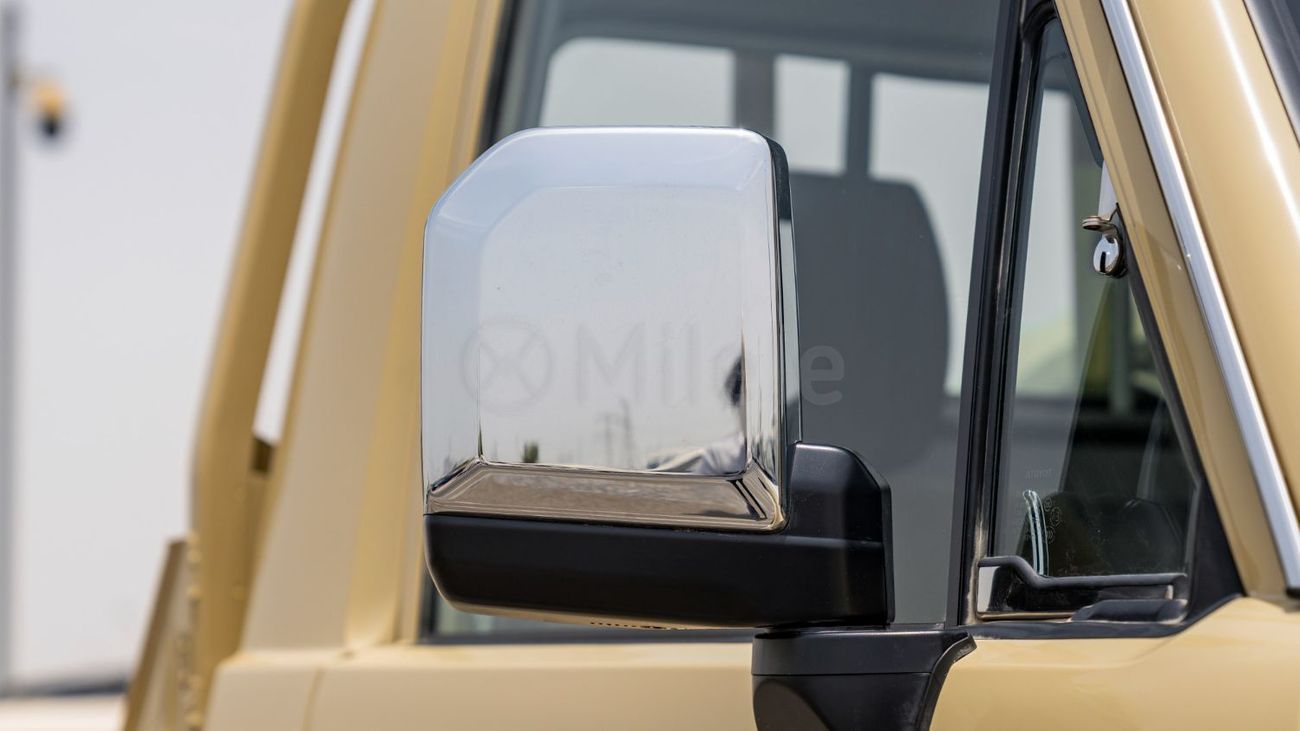 تويوتا لاند كروزر بيك أب 70 LC79 LX LX