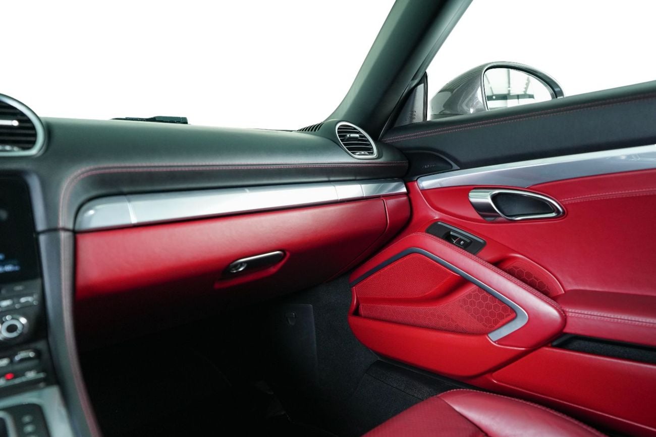 Porsche 718 Boxster S GCC-Low Mileage-Excellent Condition-High Specification Edition