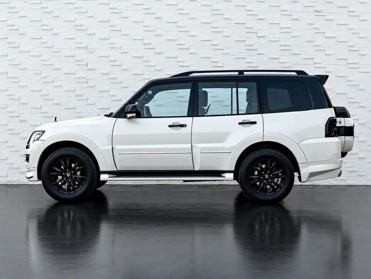 Mitsubishi Pajero GLS H/L SIGNATURE EDI
