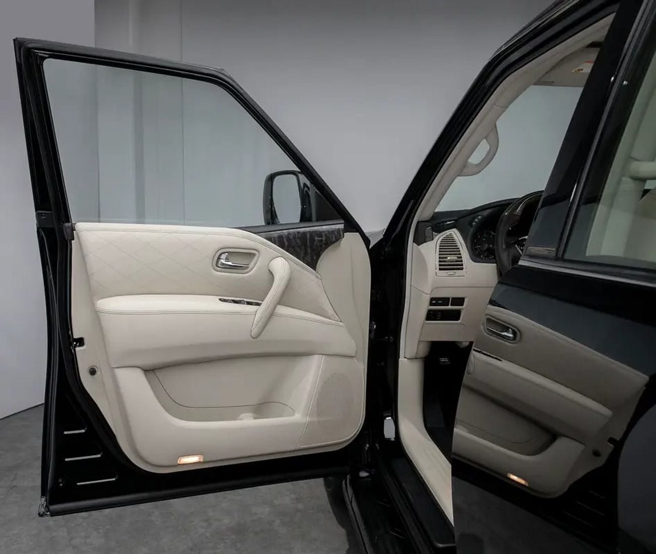 نيسان باترول LE T2 0% DP Available • 14k Mileage Nismo KIT • GCC