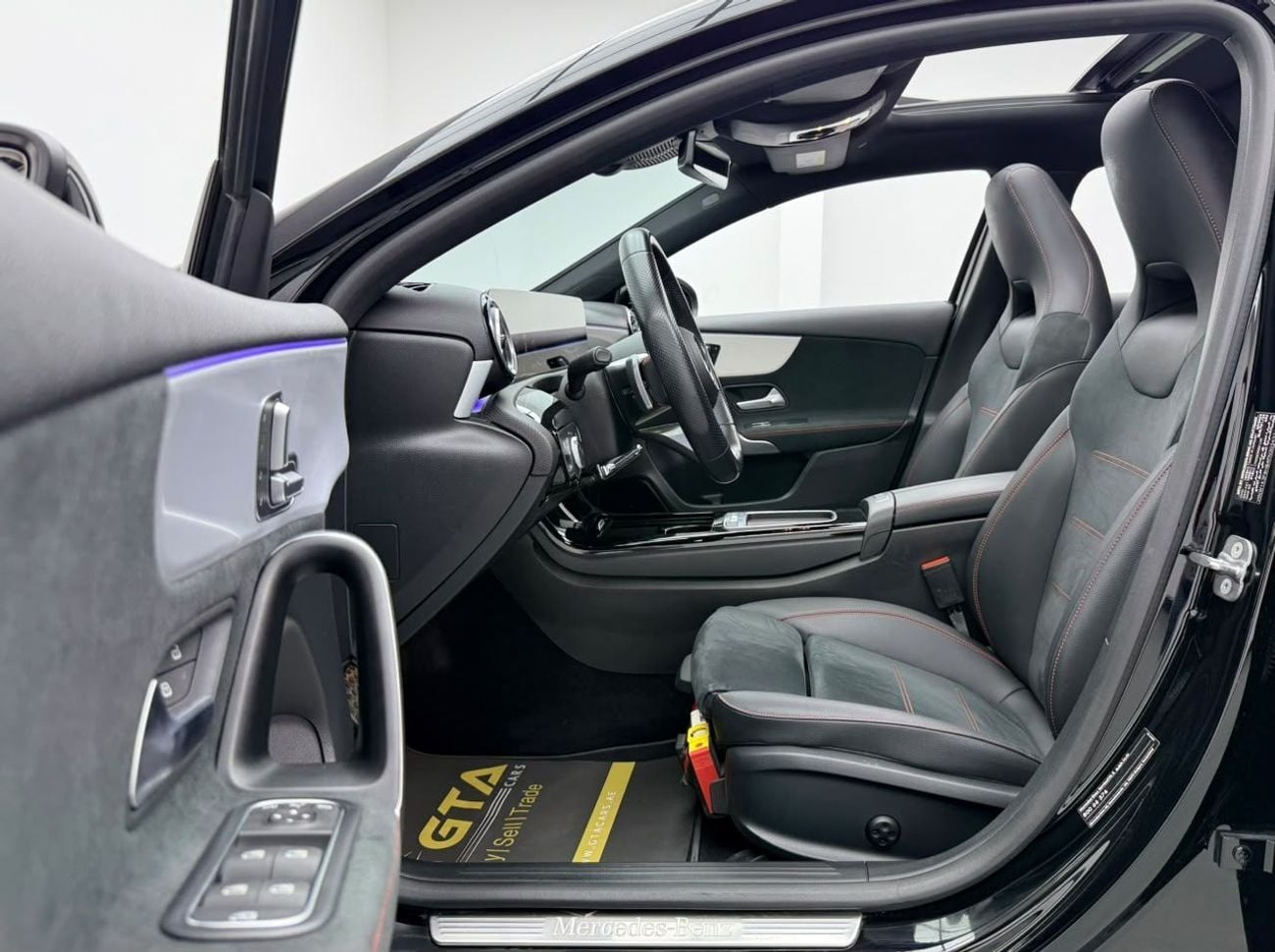 Mercedes Benz A200 PREMIUM 2023 Mercedes Benz A200, 2028 Mercedes Warranty, Full Mercedes Service History, Fully Loaded, GCC