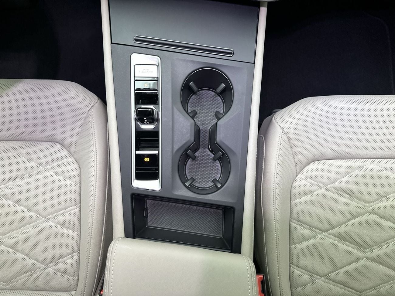 Volkswagen Teramont COMFORTLINE Teramont Trendline 2.0L | 7 Seats | Remote Start | Keyless Access | Front Assist