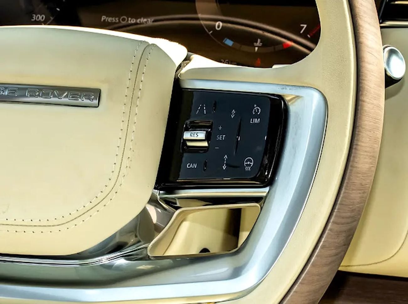 Land Rover Range Rover Brand HSE | GCC Specs | Luxury Reimagined