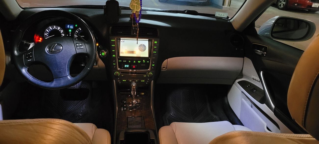Lexus IS250 STANDARD