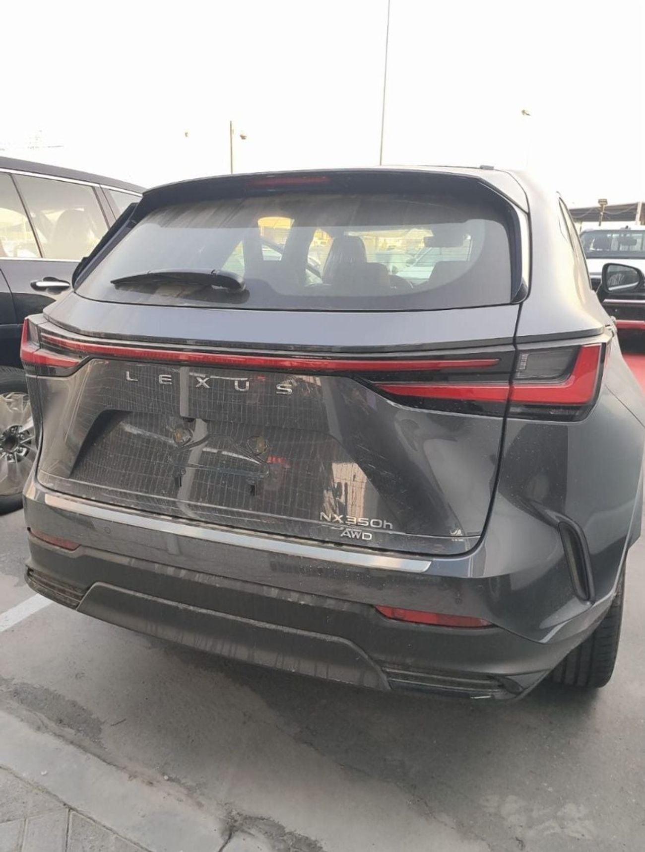 Lexus NX 350h PLATINUM 2026 Lexus NX 350h Hybrid automatic with panoramic roof GCC Specs Available GRAY