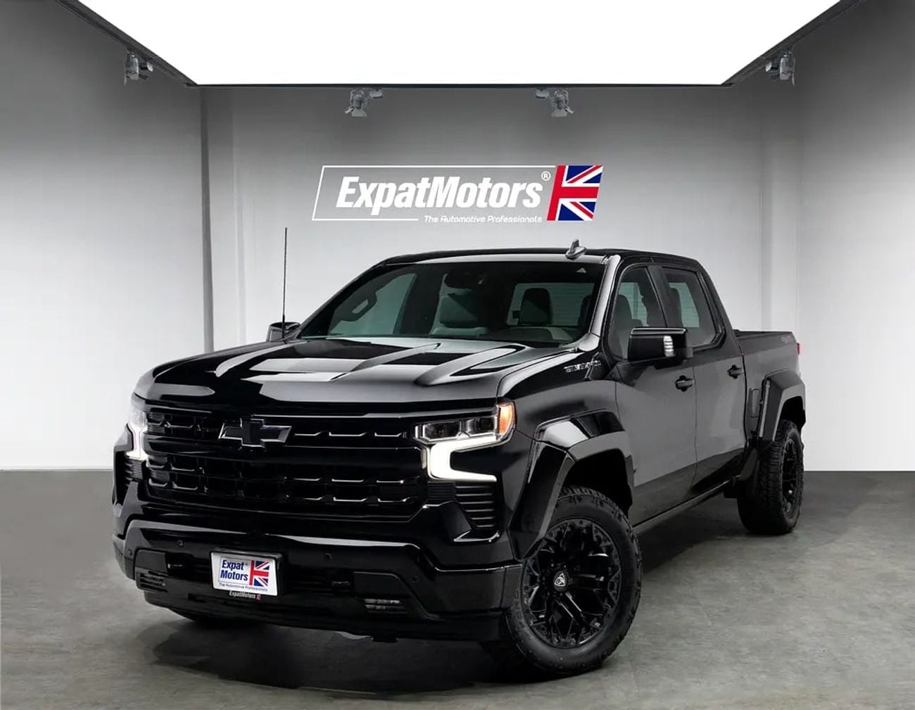 Chevrolet Silverado 1500 RST Dealer Unlimited Kms Warranty until • FDSH • Delivery Mileage • GCC