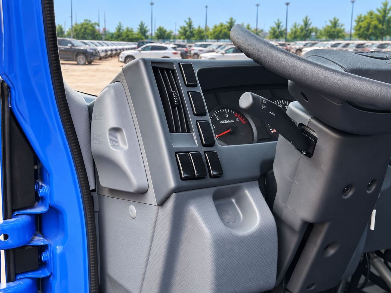 Isuzu NPR 71 - 2026 Isuzu NPR71 - Single Cab Chassis Truck - 4.6L Diesel Manual Blue