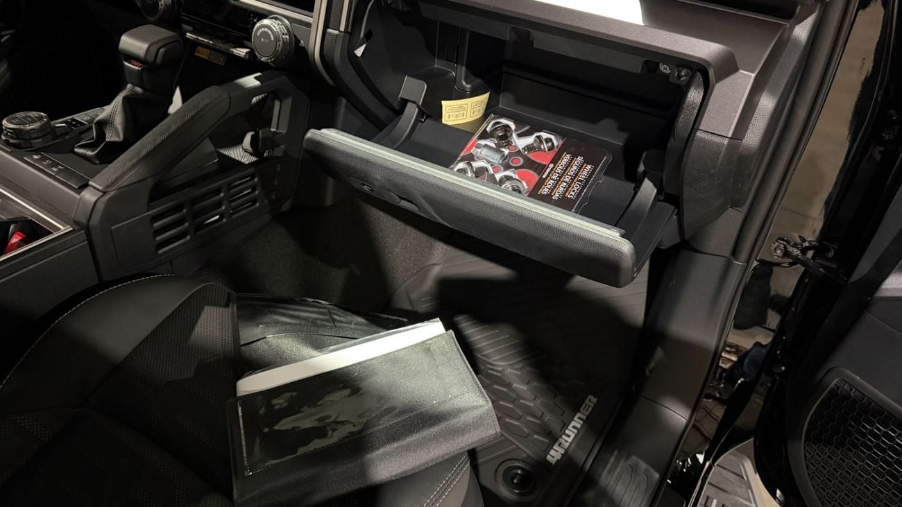 تويوتا فور رنر TRD OFFROAD PREMIUM بنزين TRD OFFROAD PREMIUM 5-Str