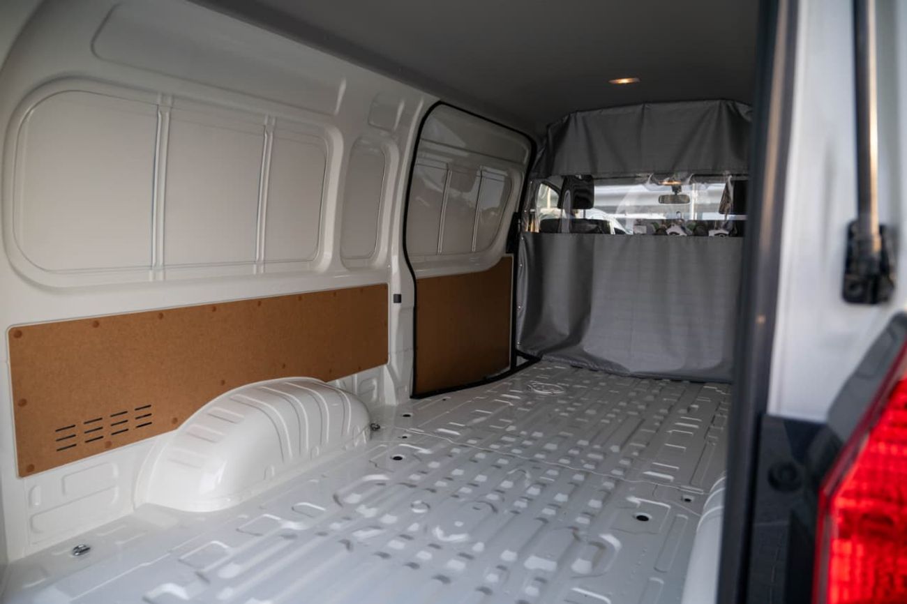 تويوتا هاياس DX 2.8L - 4 CYL - AUTOMATIC - DIESEL - VAN - REAR WHEEL DRIVER - HIGHROOF - 3 SEATS - 4 DOOR