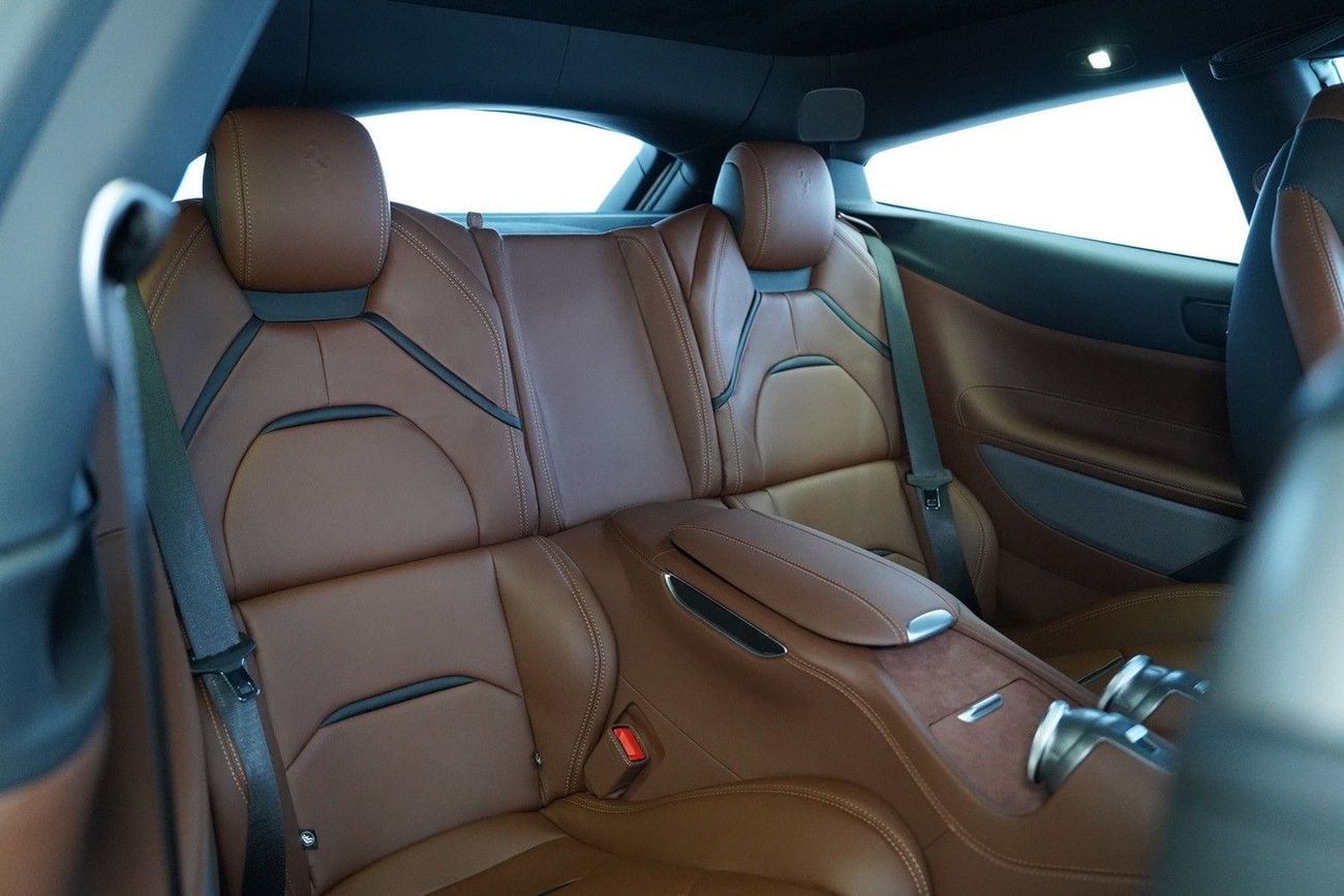 فيراري جي تي سي 4 لوسو LUSSO