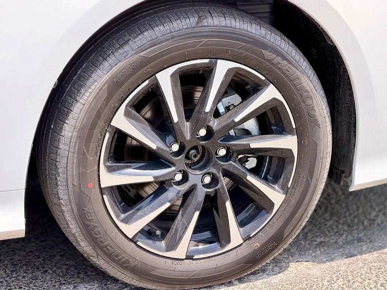 Toyota Corolla XLI HEV TOYOTA COROLLA 1.8 L HYBRID ELITE OPTION CHINA SPECS WITH NEW FACE WHITE /2026