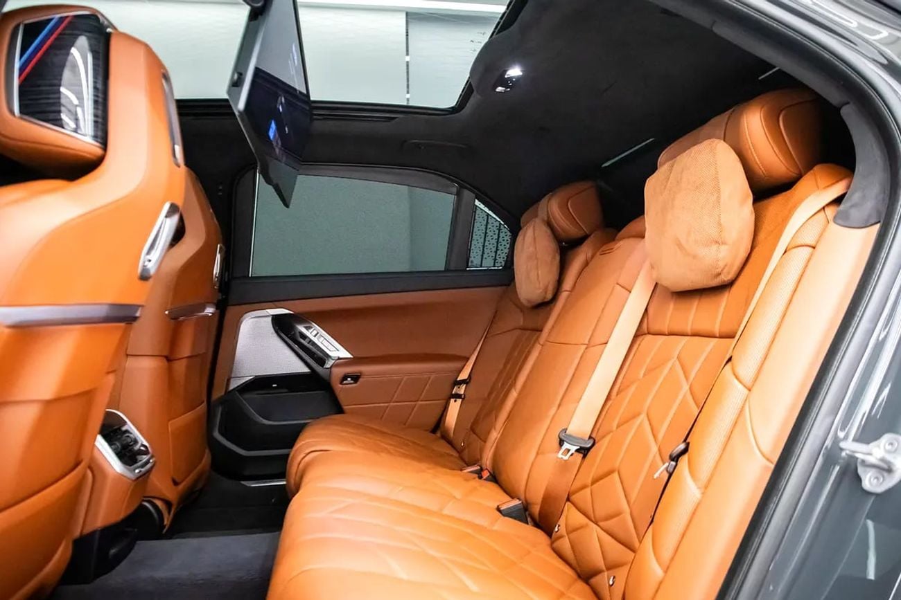 بي أم دبليو 740i 740i | SPORT | GCC | WARRANTY AND SERVICE CONTRACT | EXCELENT CONDITION