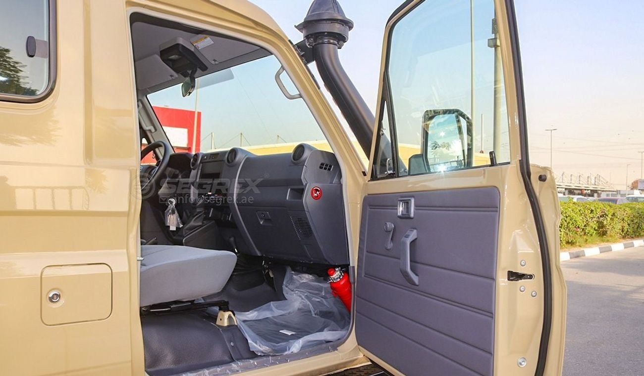 Toyota Land Cruiser 70 LC78 Hardtop . 4.0L . 6-Speed Automatic . Petrol . 4WD . 8 Seats . 3 Doors For Export