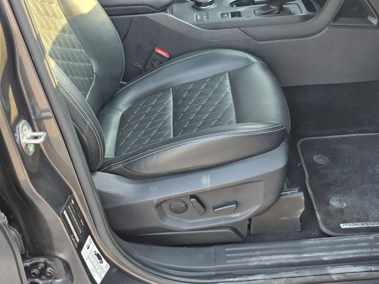 Ford Everest diesel 3.0L Platinum liter RHD ,7 seater only for export available