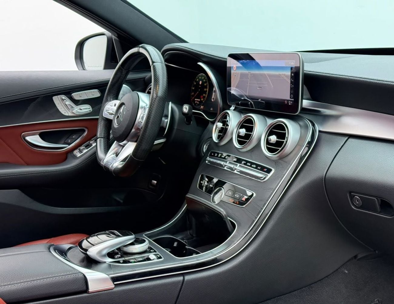 مرسيدس بنز سي 43 ايه ام جي AMG SPORT مرسيدس C 43 AMG موديل 2019، ضمان لمدة عام، سجل صيانة، مواصفات خليجية
