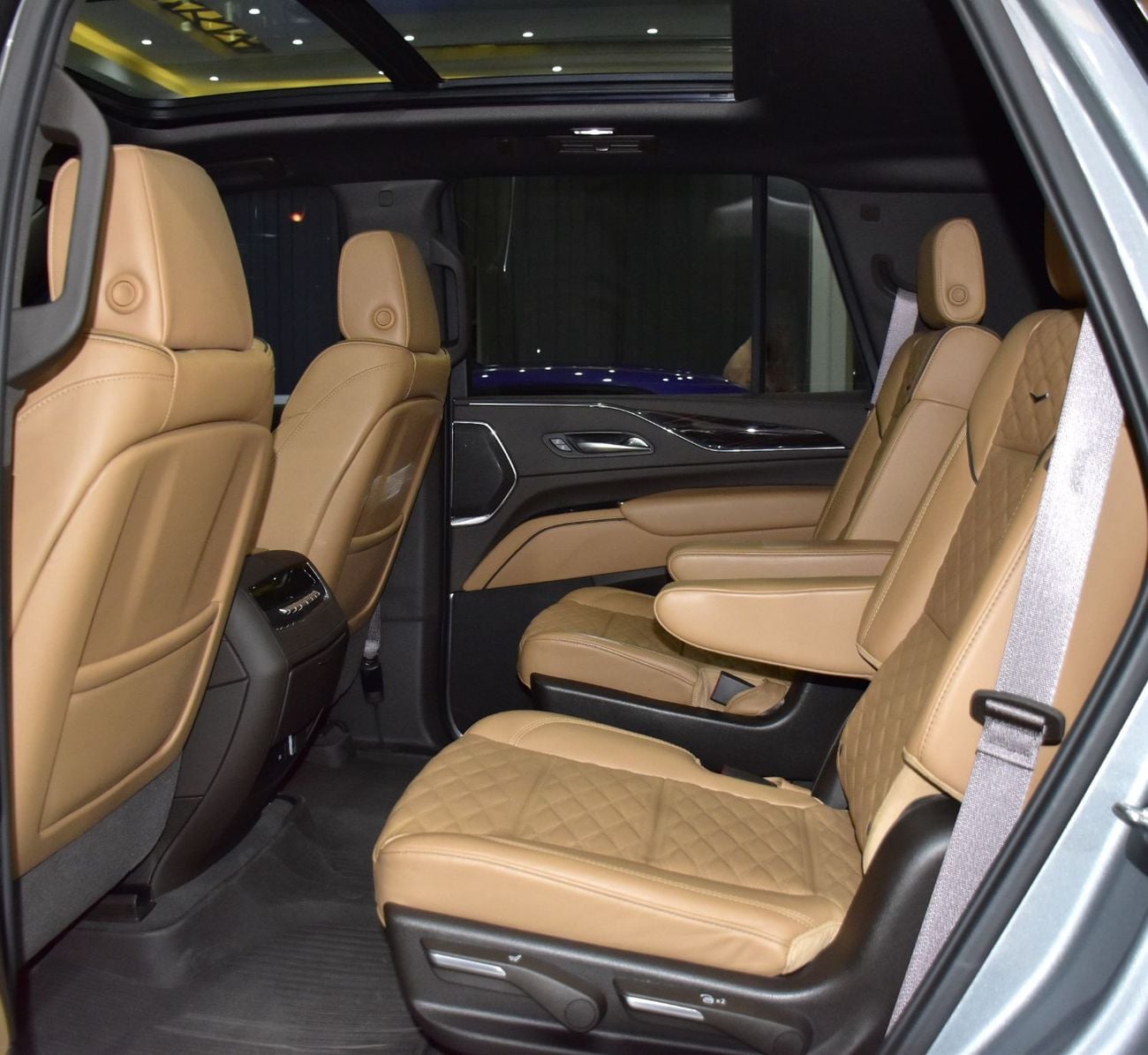 Cadillac Escalade SPORT PLATINUM EXCELLENT DEAL for our Cadillac Escalade 600 Black Edition ( 2024 Model ) in Grey Color Canadian Spe
