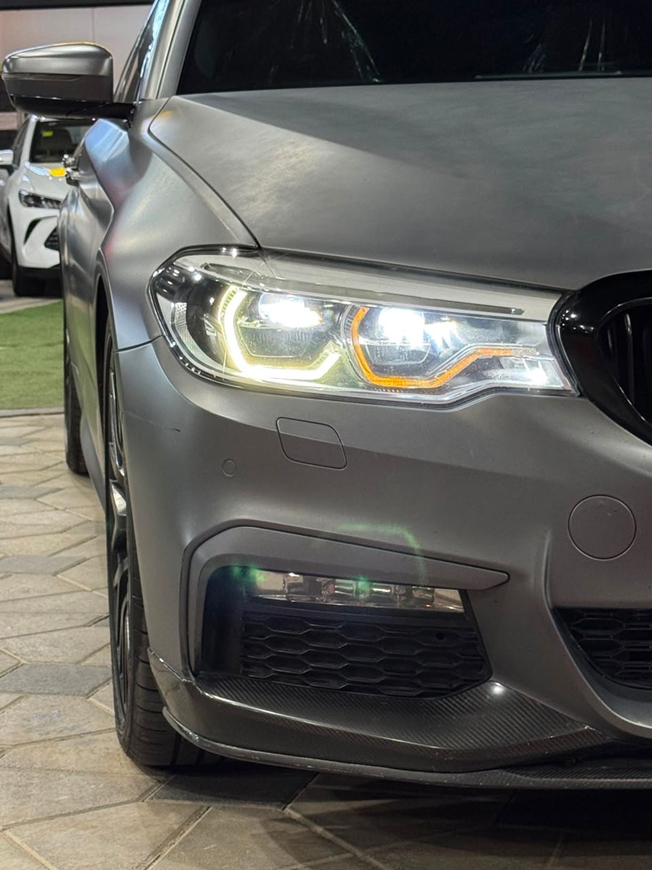 بي أم دبليو 530i LUXURY