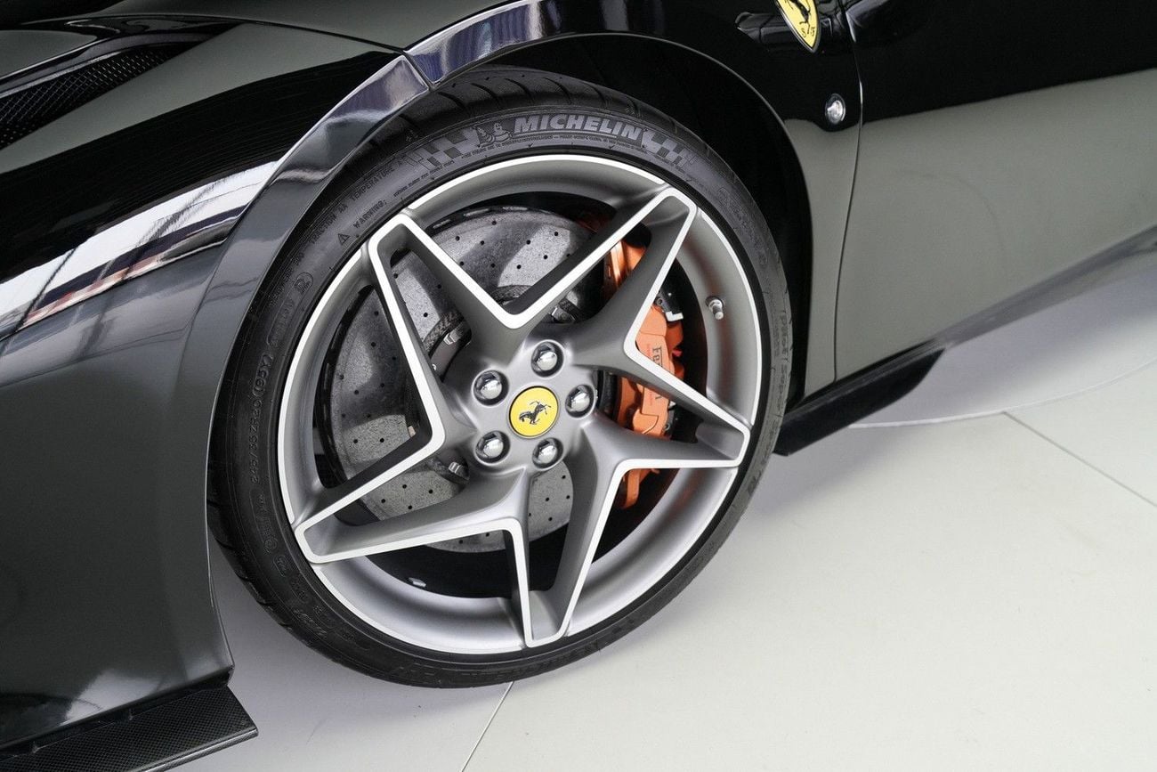 Ferrari F8 Tributo STANDARD