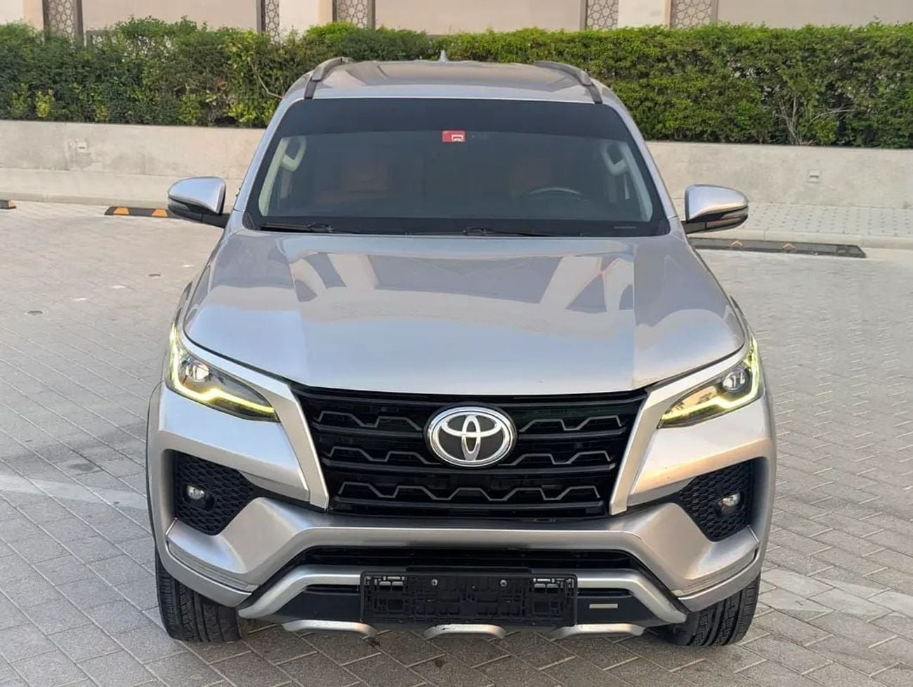 Toyota Fortuner VXR GCC specs interior and Exterior Excellent Condition V6 4.0L