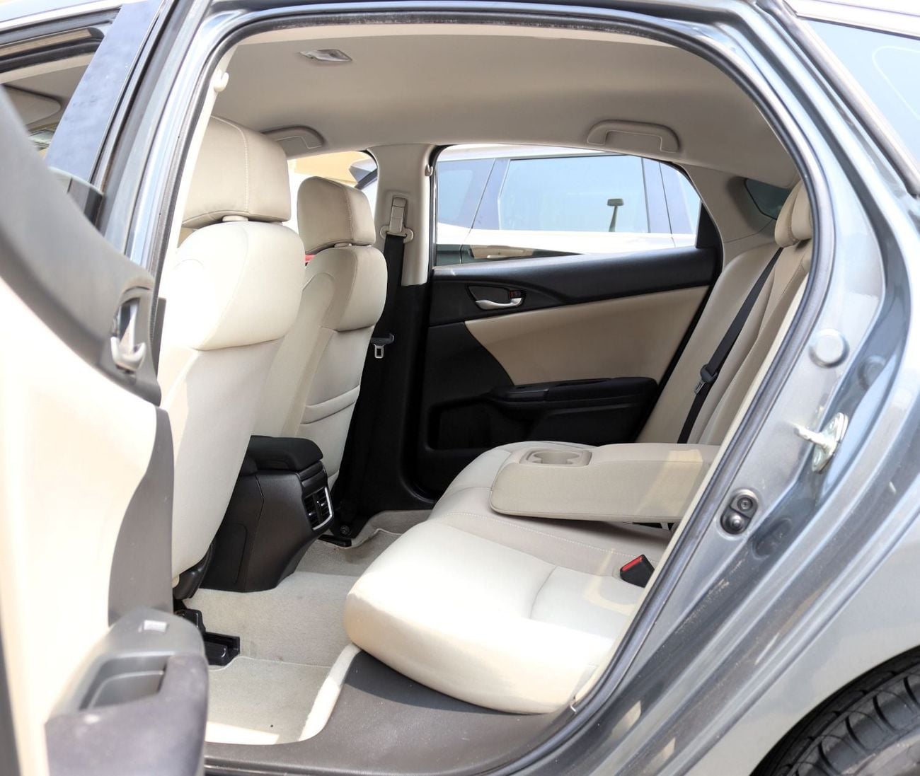 Honda Civic LX ACCIDENTS FREE - GCC - PERFECT CONDITION INSIDE OUT - ENGINE 1600 CC