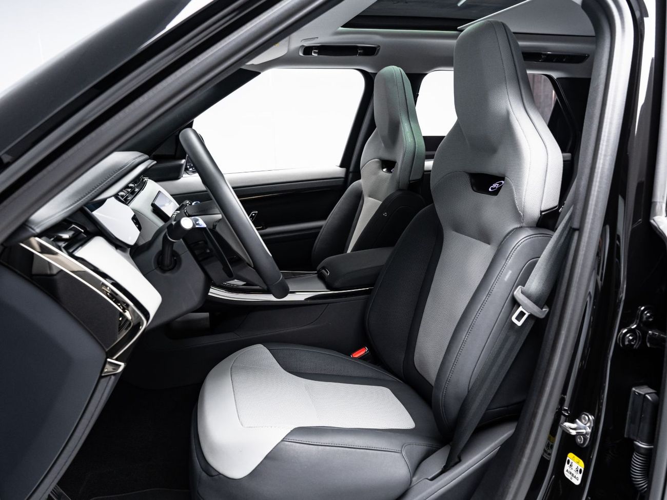 Land Rover Range Rover Sport SV EDITION ONE BUY NOW, PAY 2027 | THE BLACKLINE STANDARD | Al Tayer Warranty + Service Contract, Full Carbon, GCC