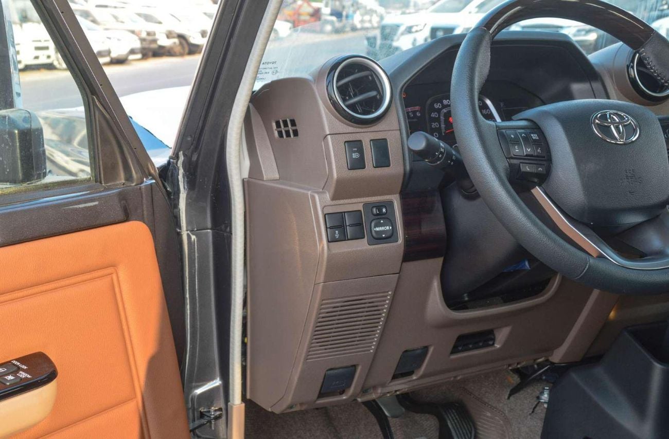 تويوتا لاند كروزر 70 LC76 LX 2.8L 4WD SUV 2026