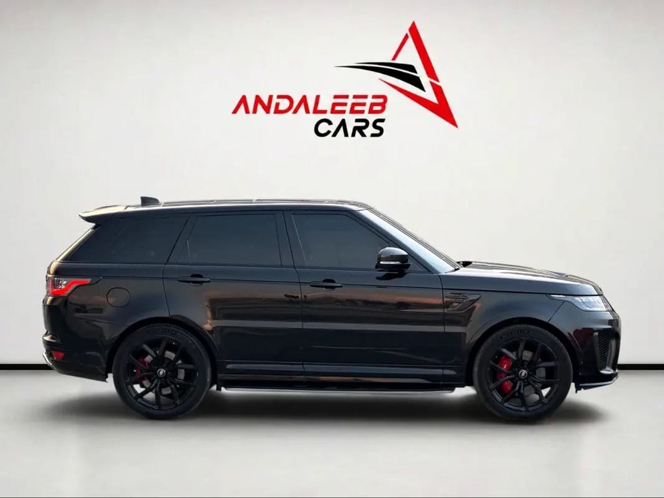 Land Rover Range Rover Sport SVR | 5.0L SUPERCHARGED V8 | 575 HP | GCC | | ORIGINAL PAINT