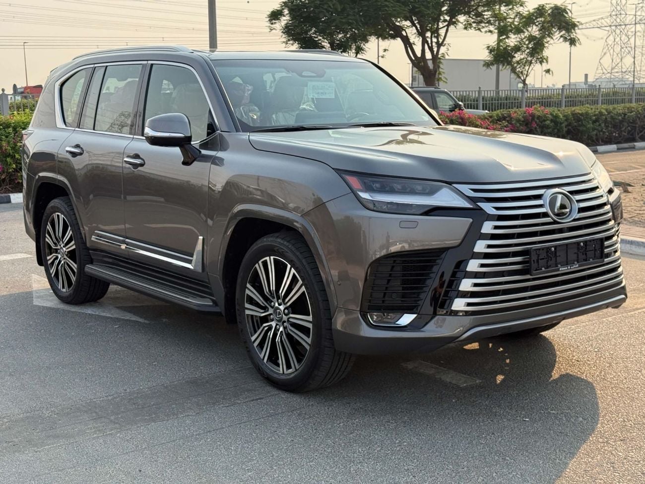 Lexus LX700h SIGNATURE BRAND NEW GCC SPEC UNDER WARRANTY AND SERVICE