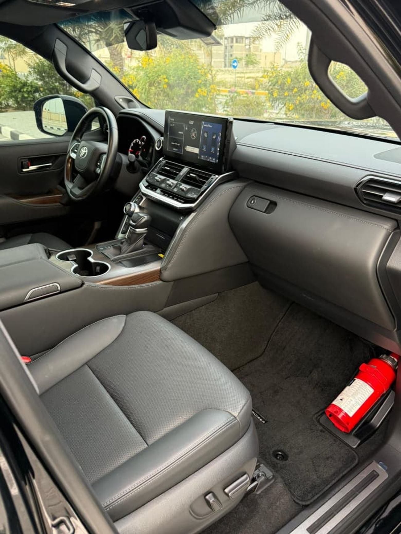 Toyota Land Cruiser VXR 2023 model Twin turbo 3.5L Pull option