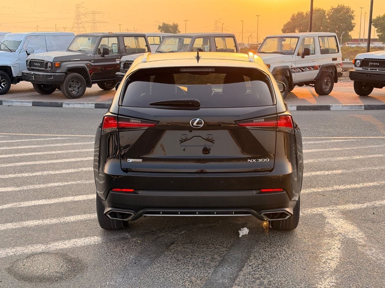 لكزس NX 300 إف سبورت لكزس NX300 F-SPORT 4x4 موديل 2019، كاملة المواصفات، مستوردة من الولايات المتحدة الأمريكية