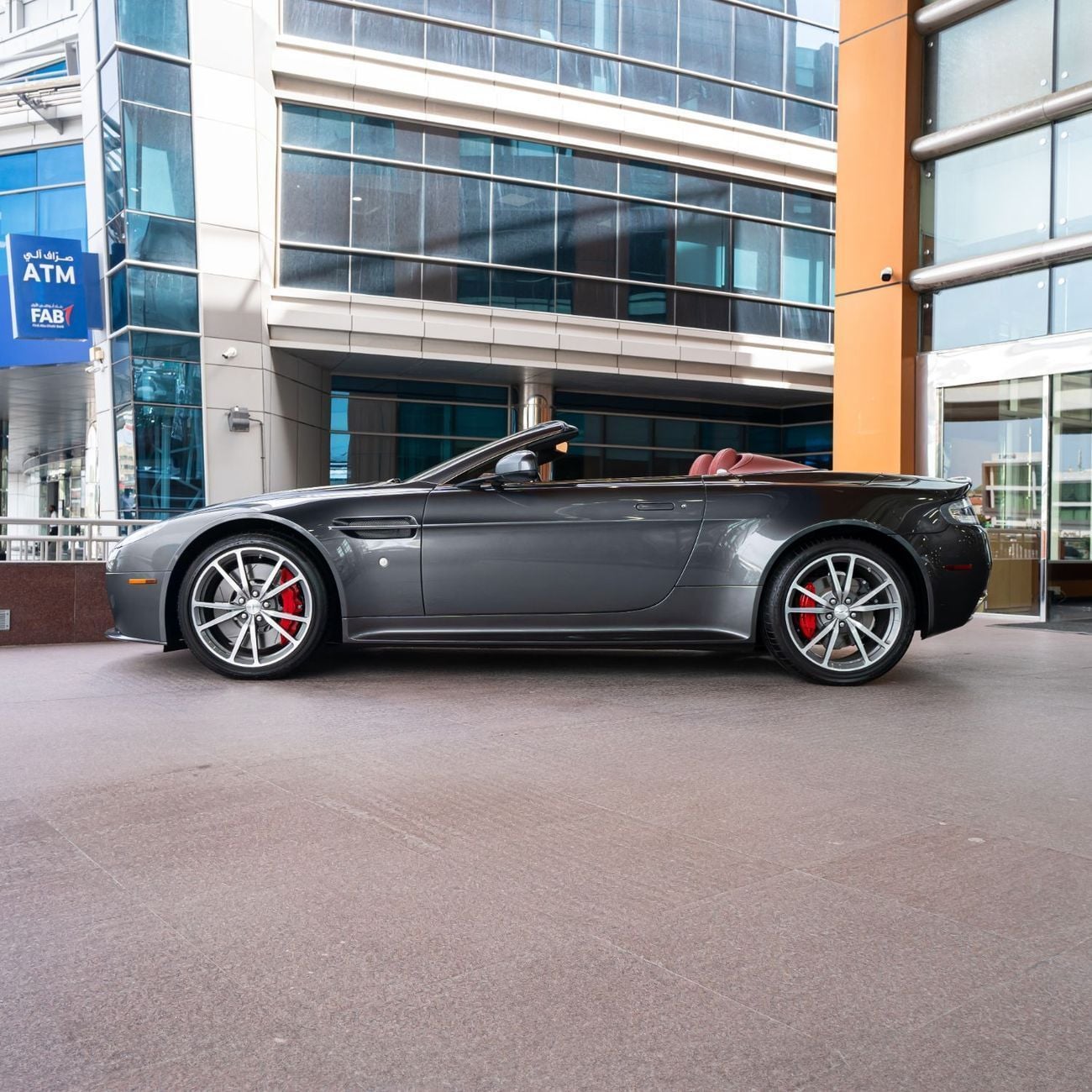 أستون مارتن فانتيج S 2016 Aston Martin Vantage ( CONVERTIBLE ) DONE ONLY 500KM