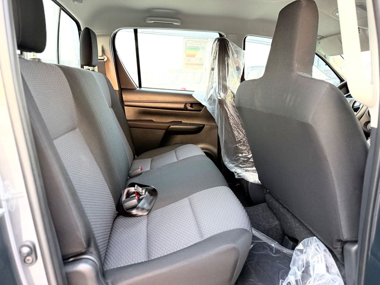 Toyota Hilux DLX 2026 Toyota Hilux 2.4L Diesel 4WD Double Cab Pickup, equipped with a manual transmission. Powered by