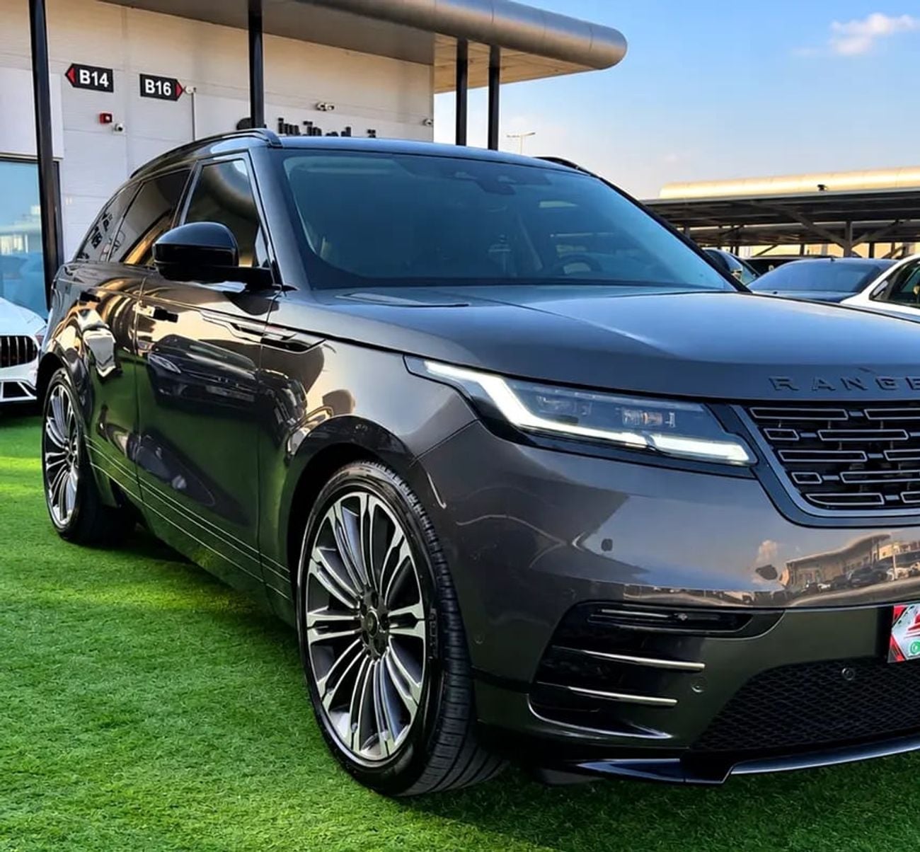 Land Rover Range Rover Velar DYNAMIC SE | GCC Specs | Excellent Condition