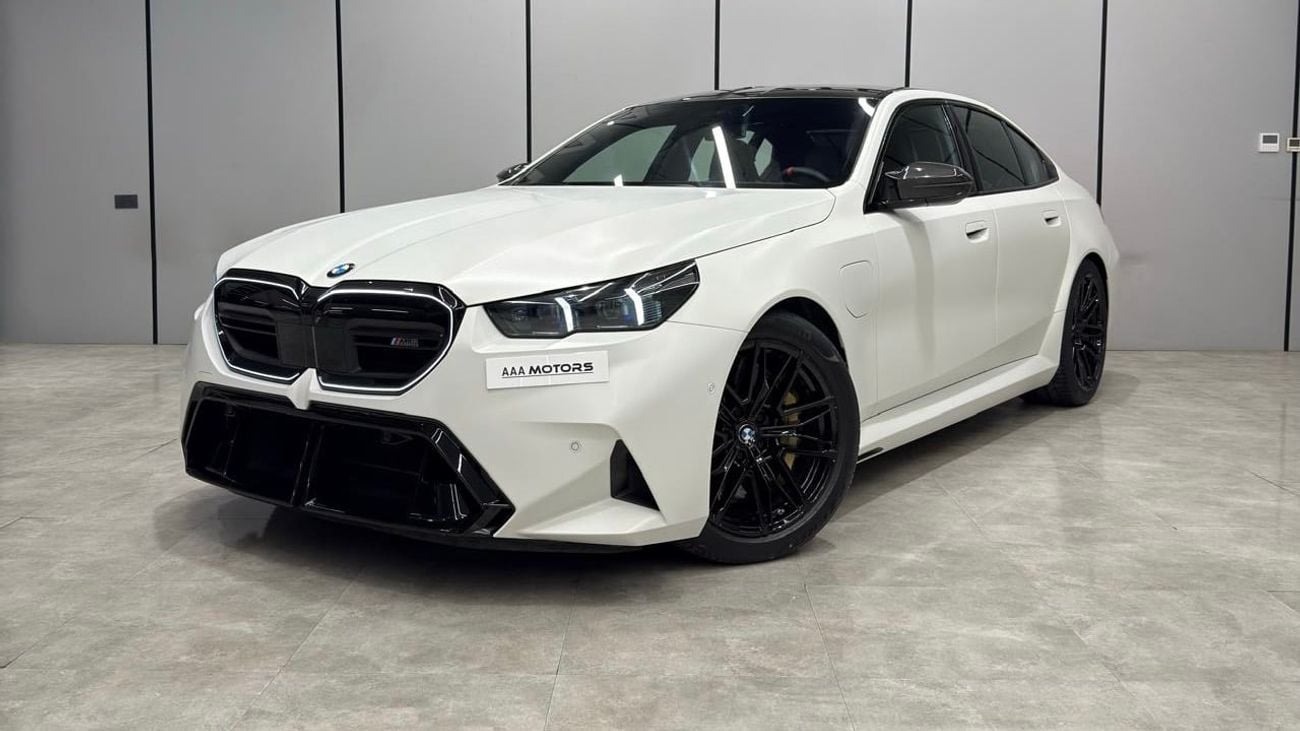 BMW M5 STANDARD GCC competition