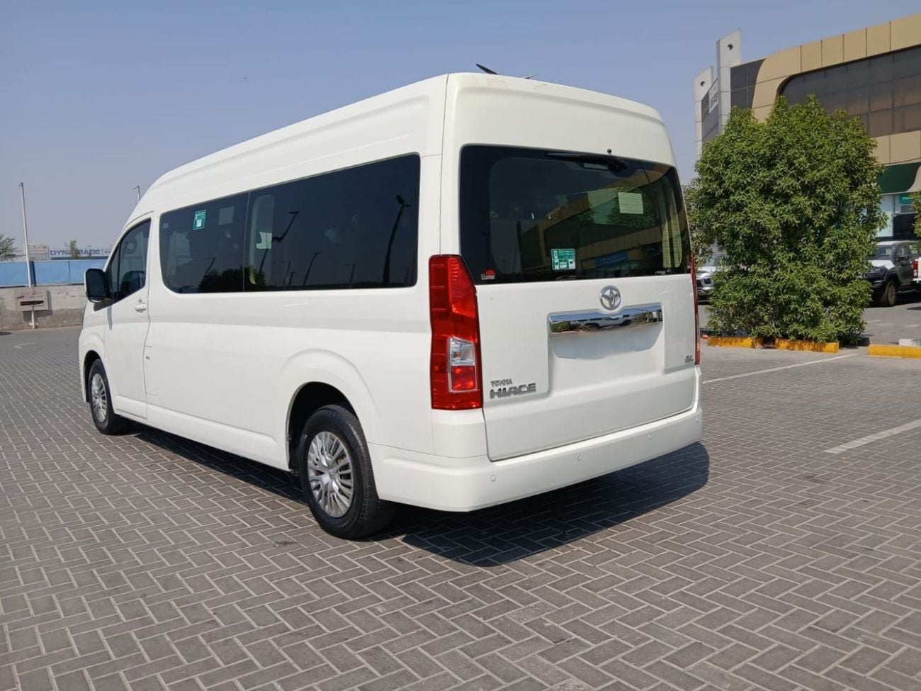 Toyota Hiace GL 2.8L Diesel Manual 9+ Seats 4 Doors