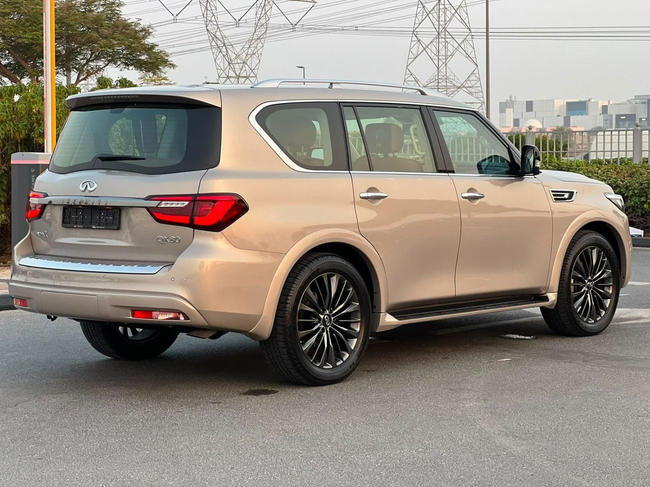 إنفينيتي QX80 LUXURY PROACTIVE