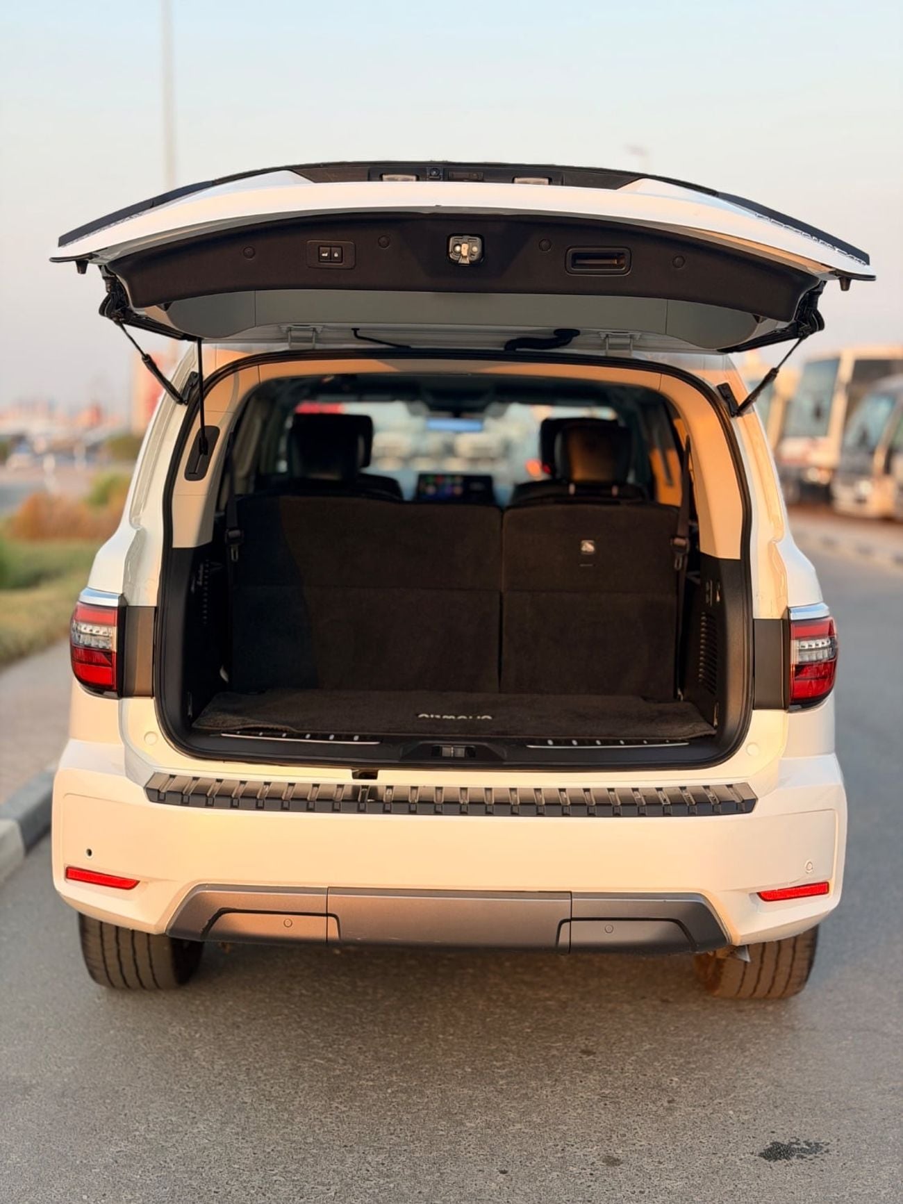 Nissan Armada Platinum 4WD 5.6L Full option