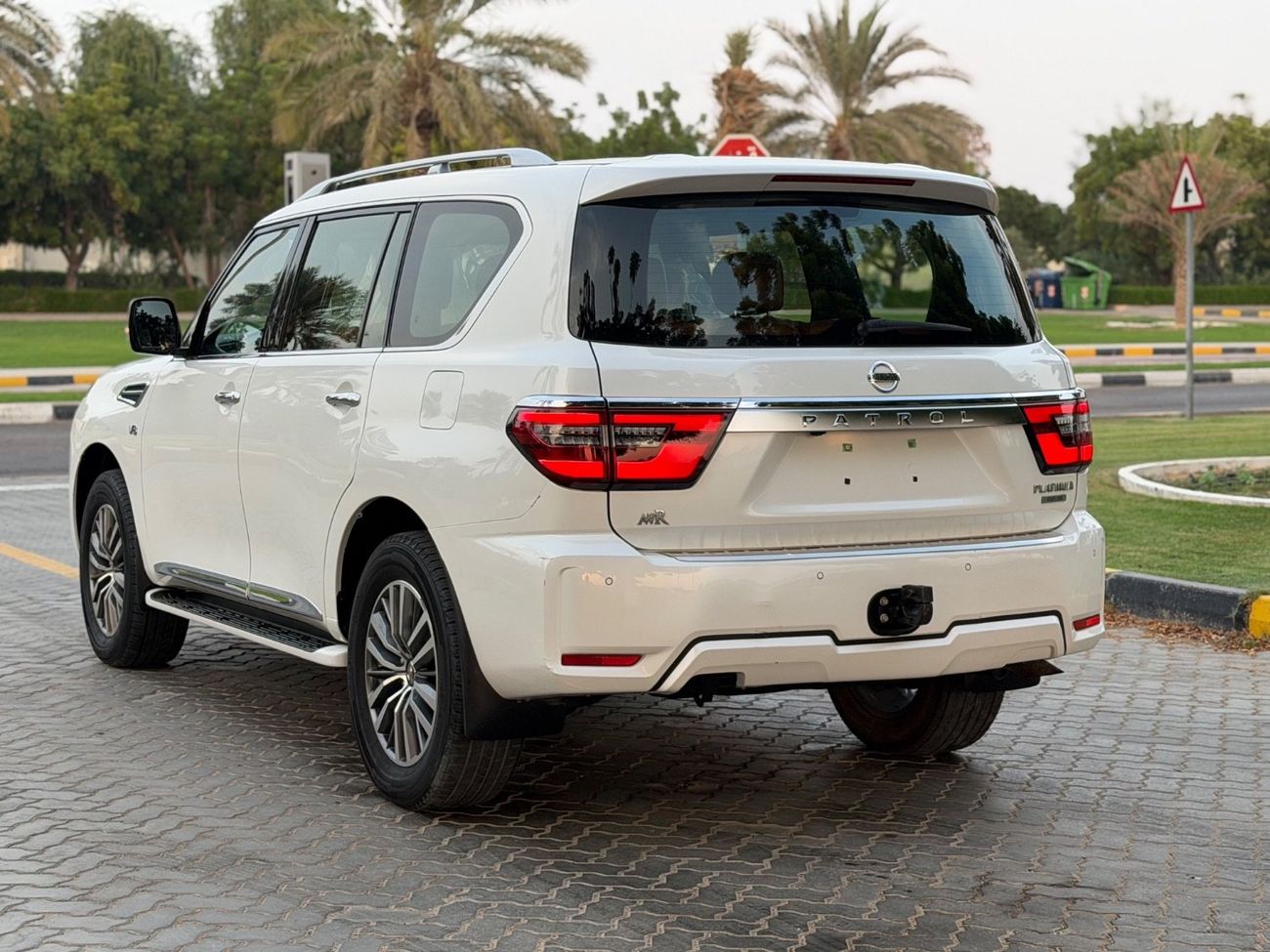 Nissan Patrol SE TITANIUM v6