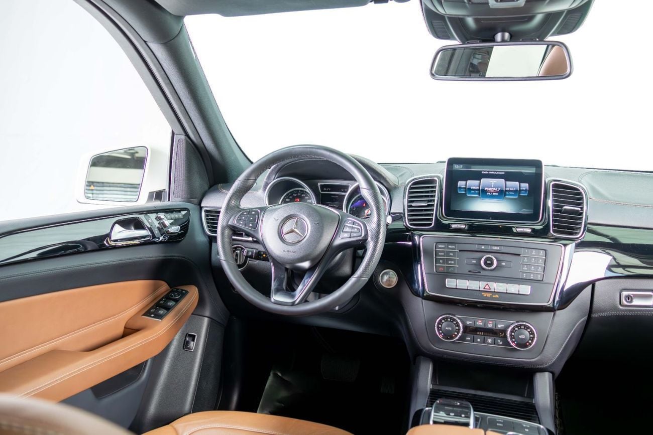 Mercedes Benz GLE 400 AMG GCC-AMG Body Styling-LOW Mileage-Very Well Maintained-High Specifications